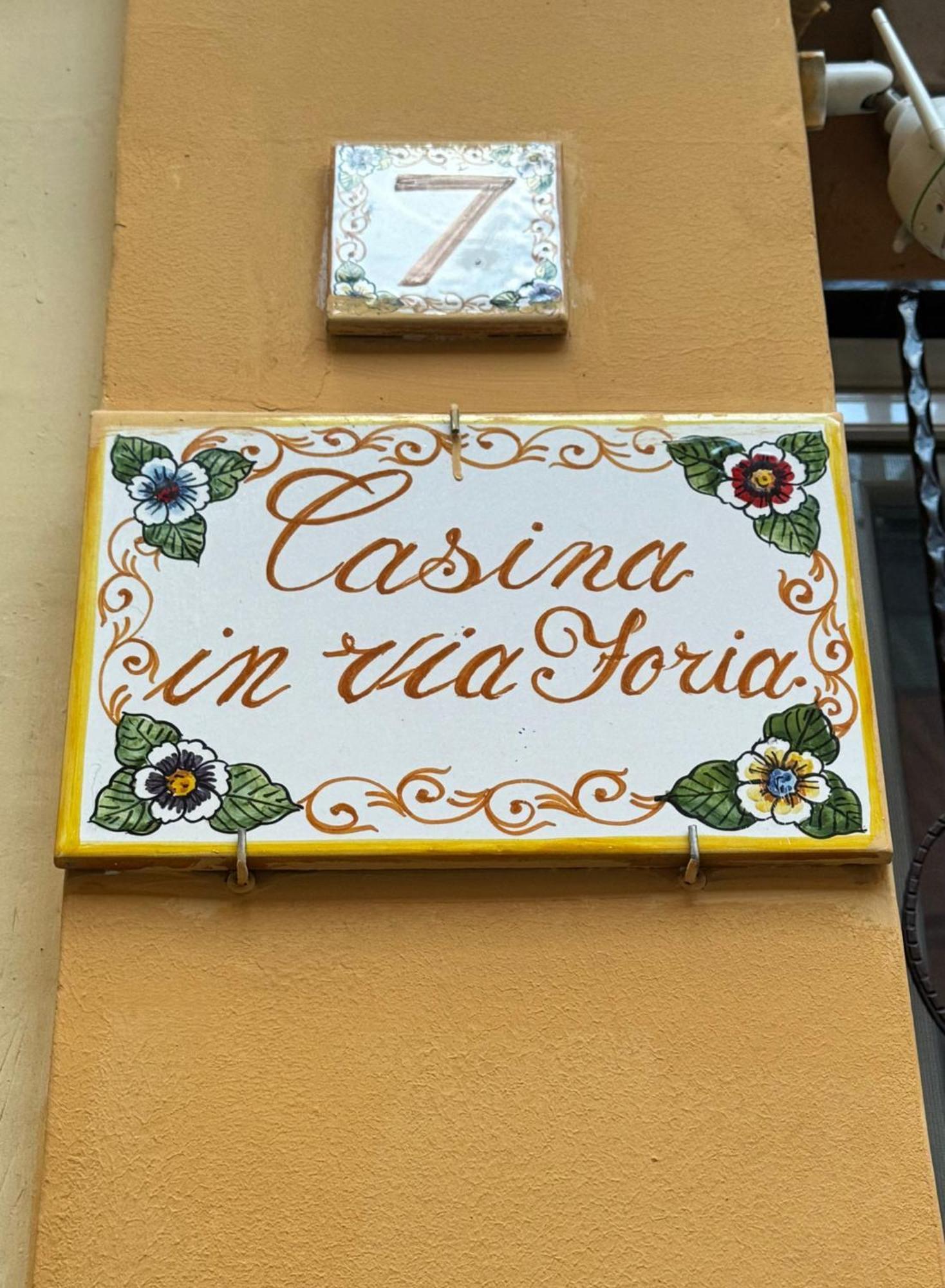 Casina Via Foria Bed & Breakfast Napoli Exterior foto